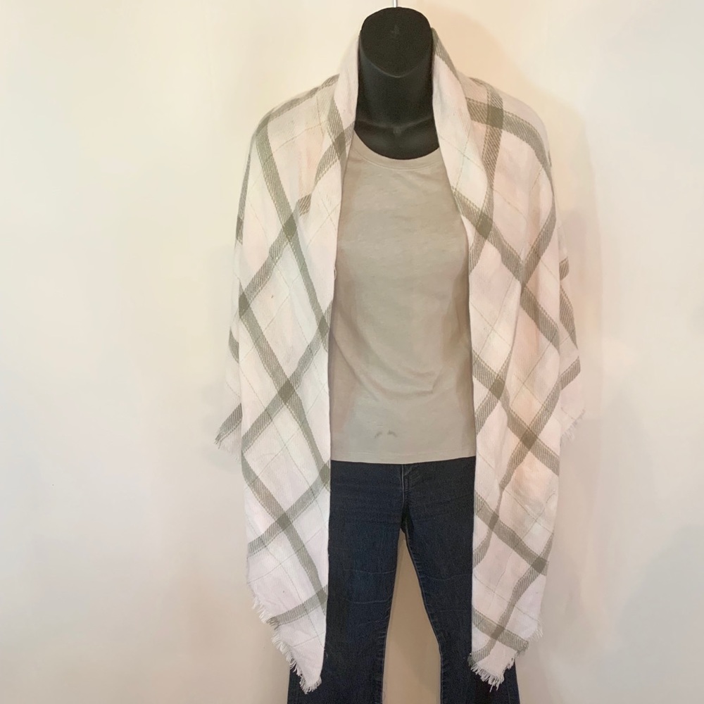 Women’s Shawl